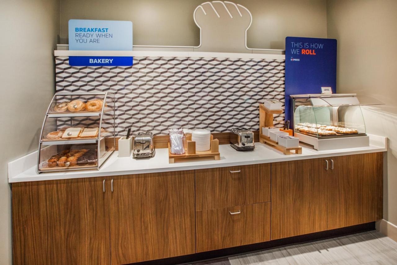 Holiday Inn Express & Suites - Milan - Sandusky Area By Ihg Eksteriør billede