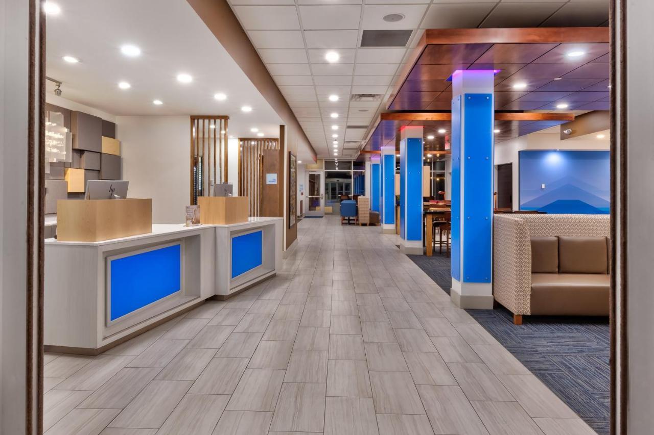Holiday Inn Express & Suites - Milan - Sandusky Area By Ihg Eksteriør billede