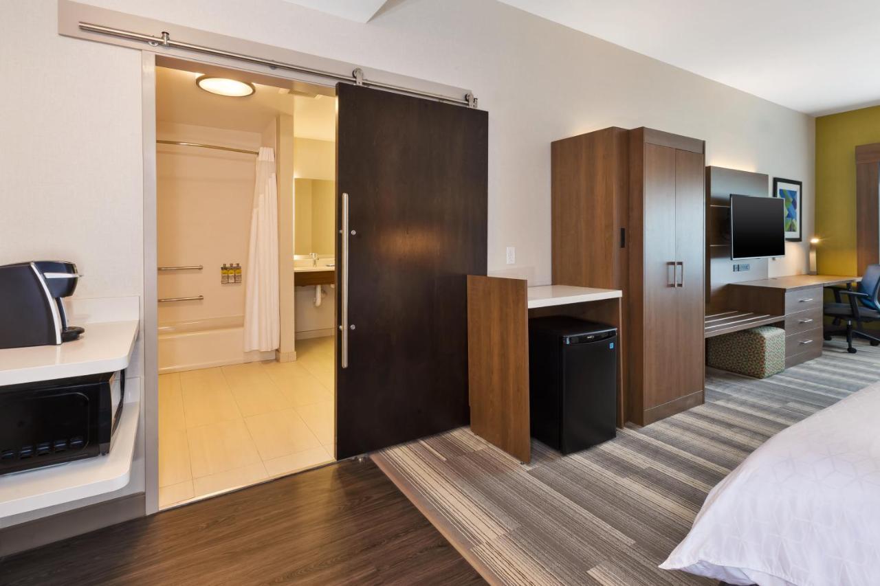 Holiday Inn Express & Suites - Milan - Sandusky Area By Ihg Eksteriør billede