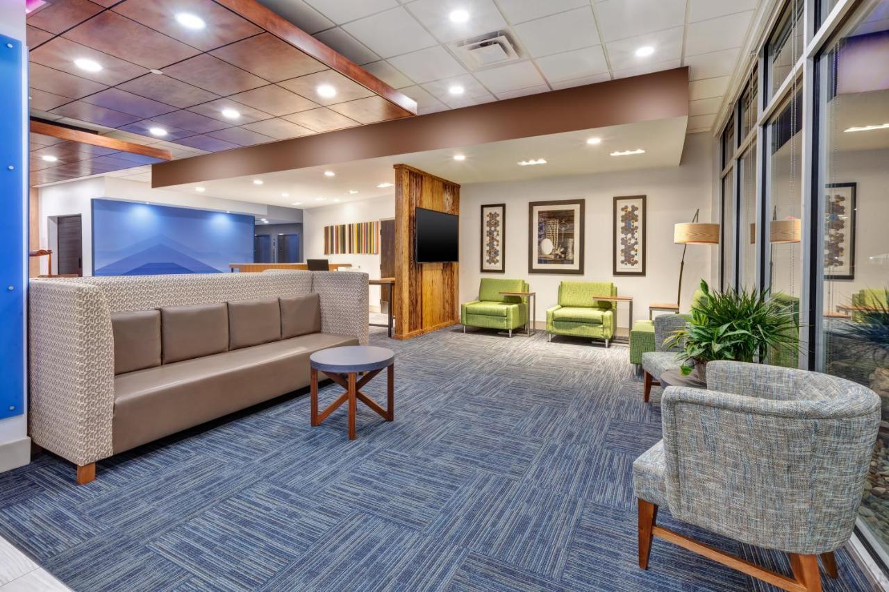 Holiday Inn Express & Suites - Milan - Sandusky Area By Ihg Eksteriør billede