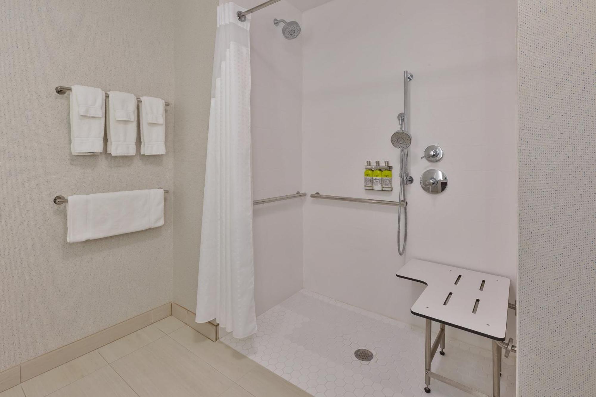 Holiday Inn Express & Suites - Milan - Sandusky Area By Ihg Eksteriør billede